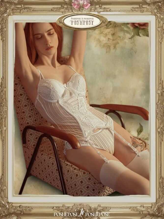 L’Amour Délicat Corset lingerie set