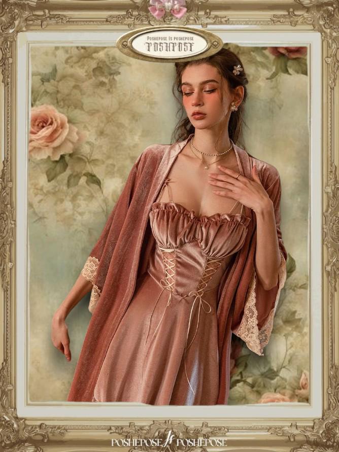 Étreinte Divine Nightgown with Robe