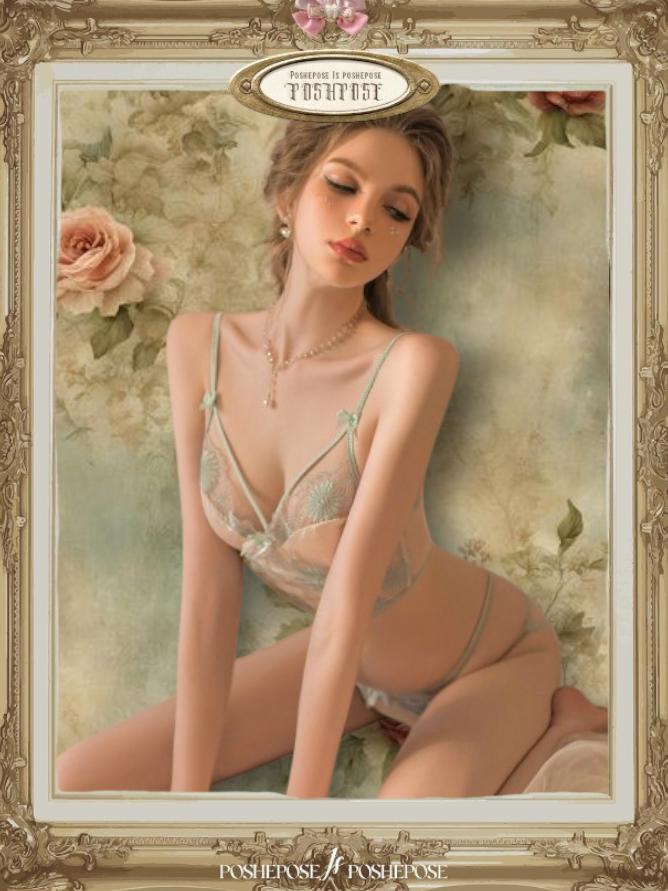 L'Essence De Rose Lingerie Set