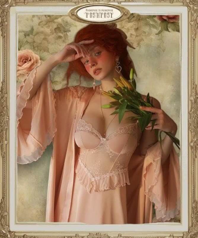 Chic en Rose Lingerie set with Robe