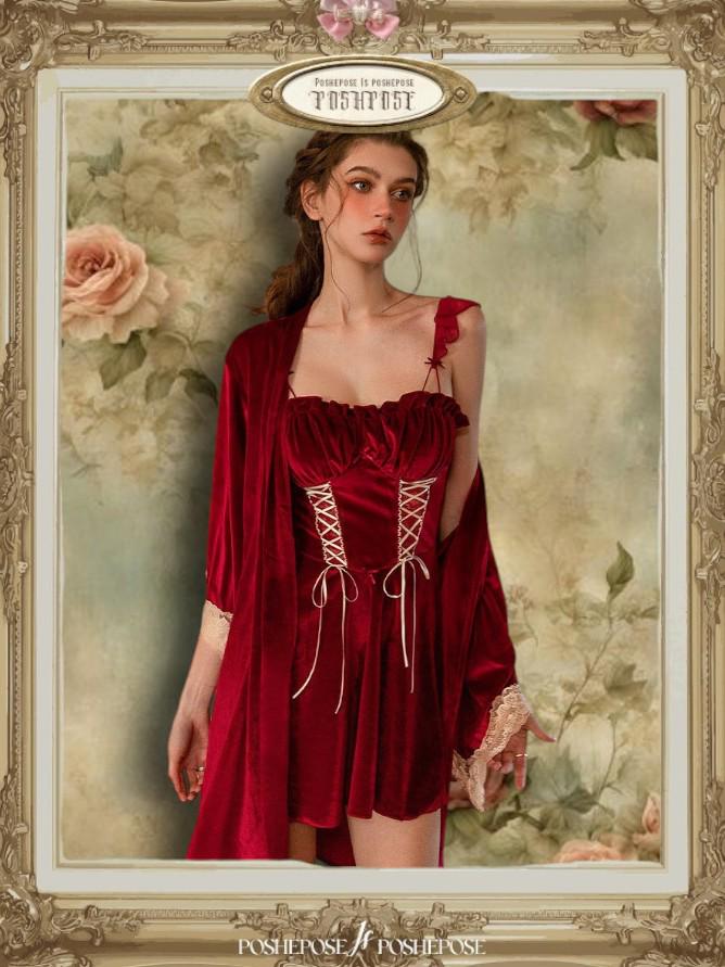 Étreinte Divine Nightgown with Robe