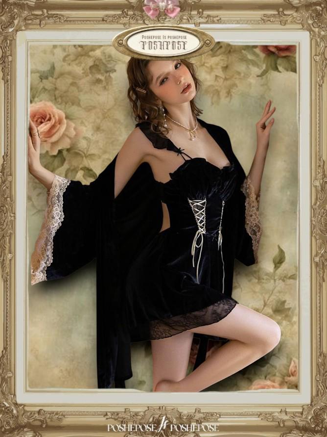 Étreinte Divine Nightgown with Robe