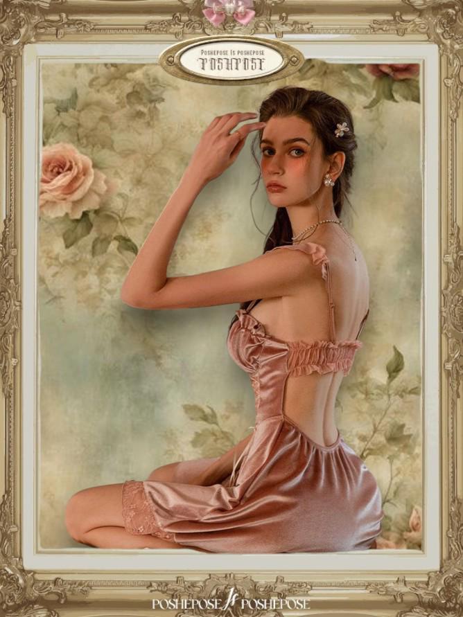 Étreinte Divine Nightgown with Robe